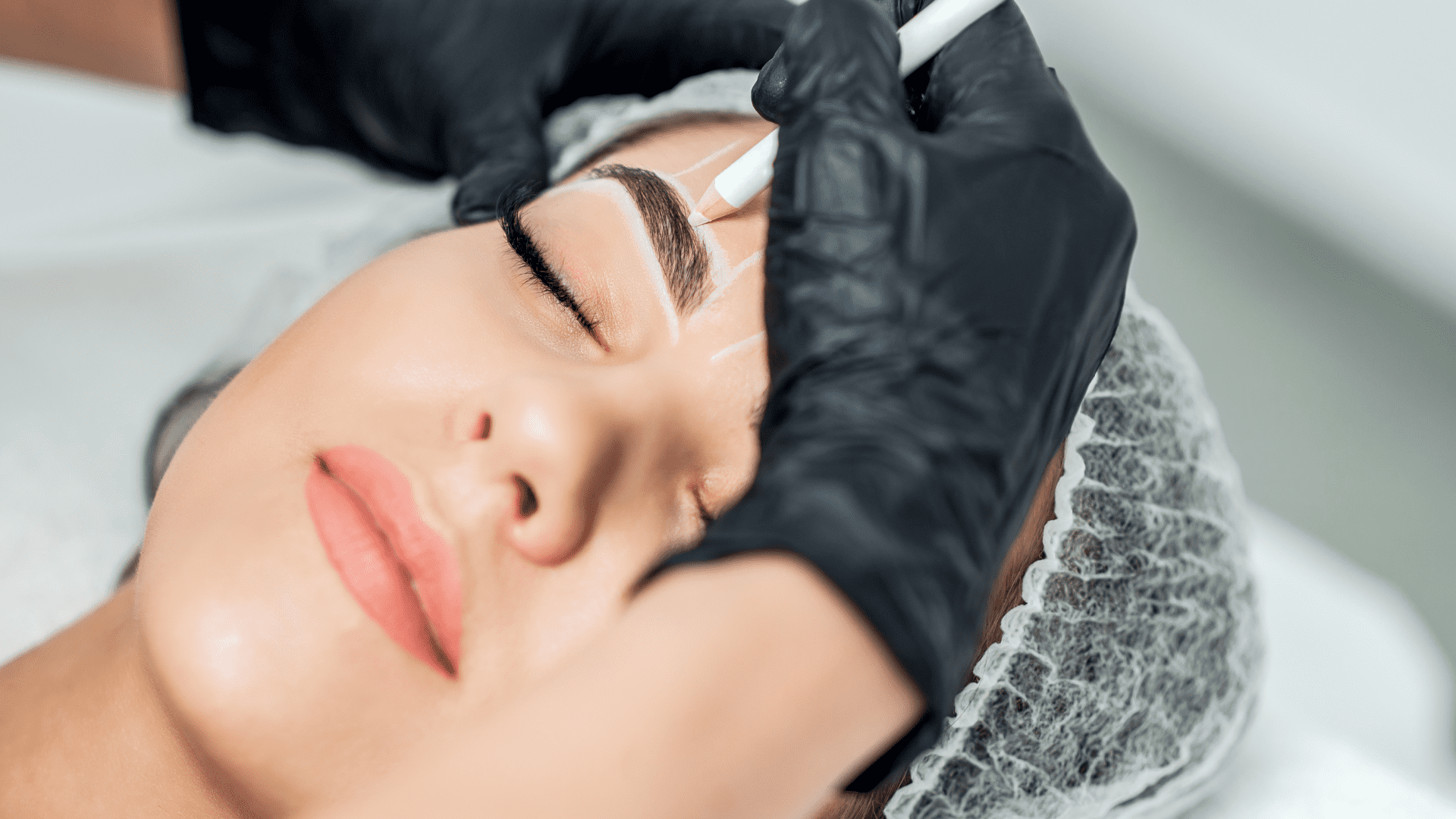 Microblading: Cómo cuidar tus cejas después del tratamiento para mantenerlas perfectas